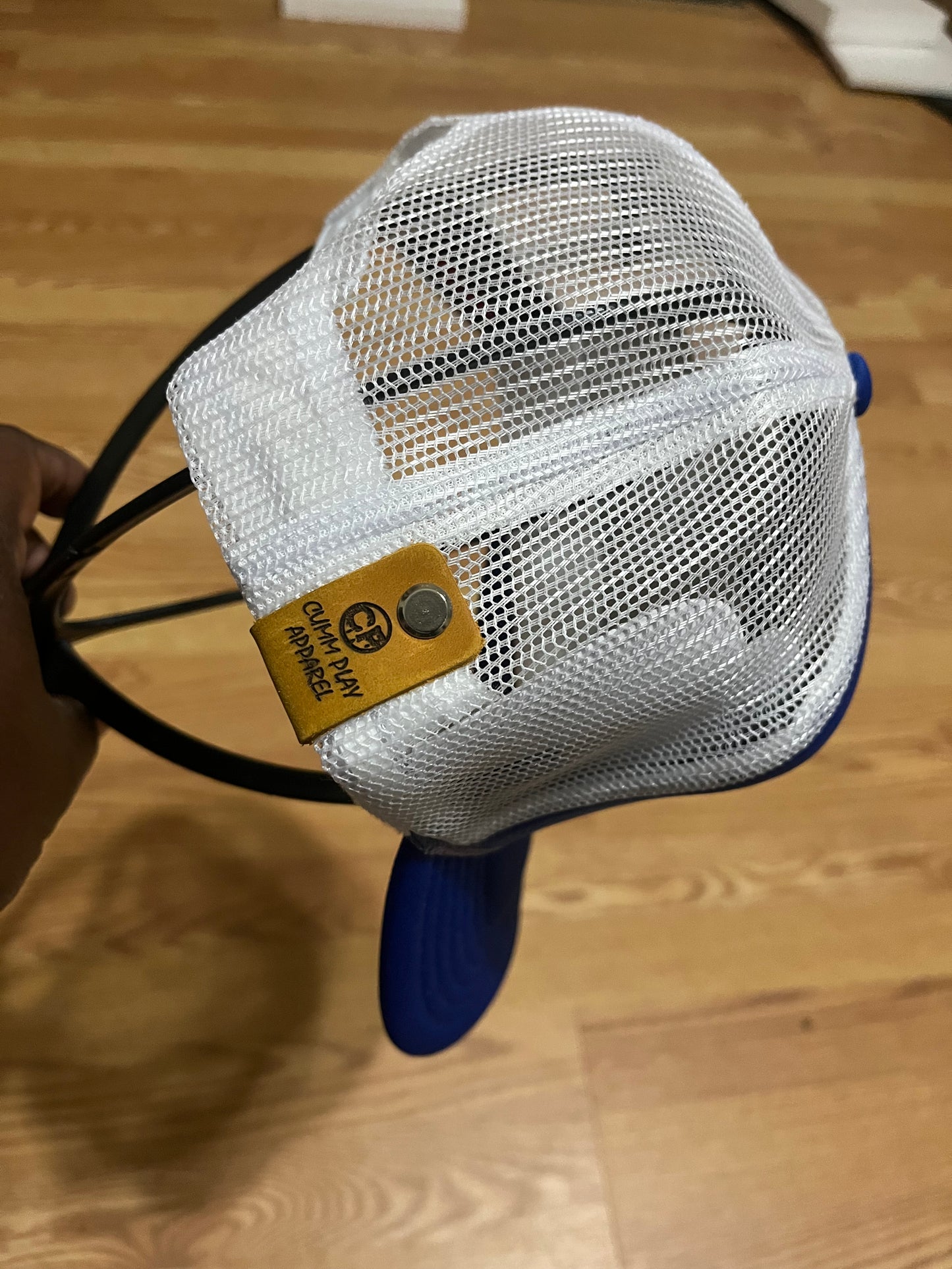 4 The Gram Blue/White